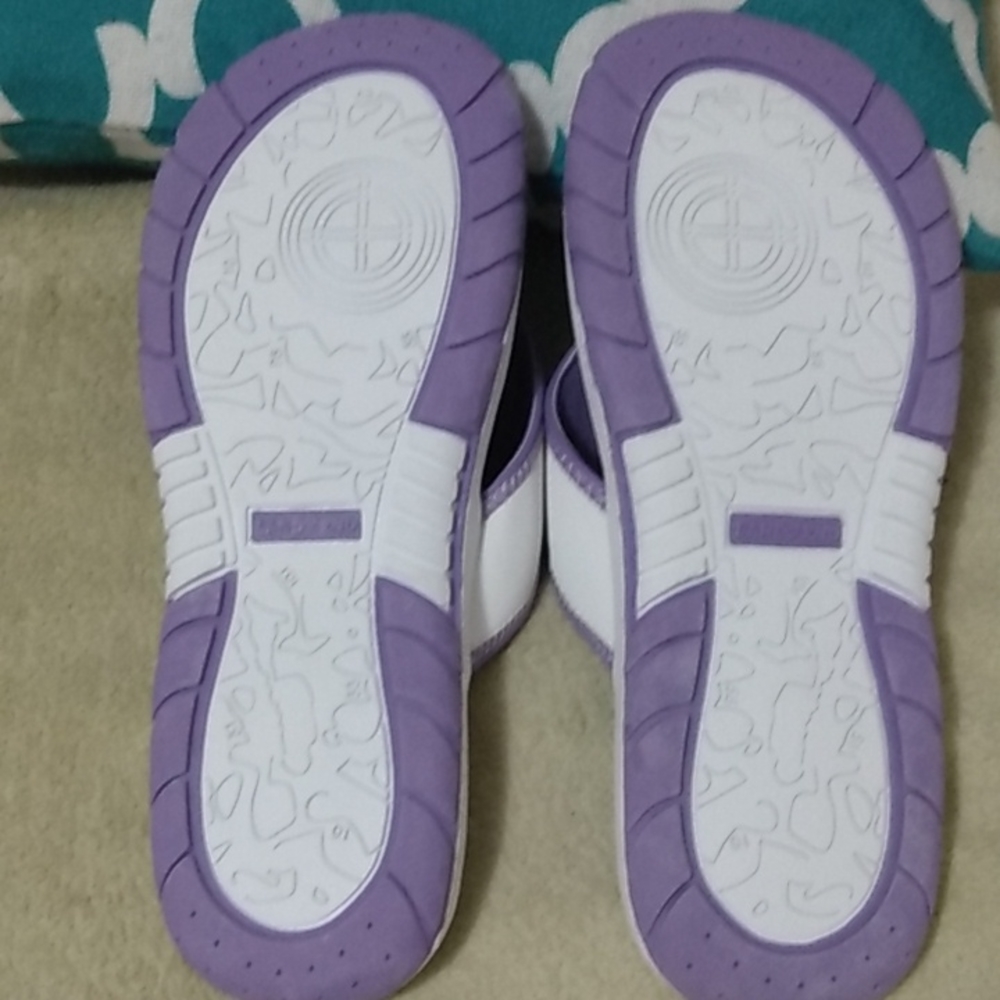 Sandals - Picture 2 of 3